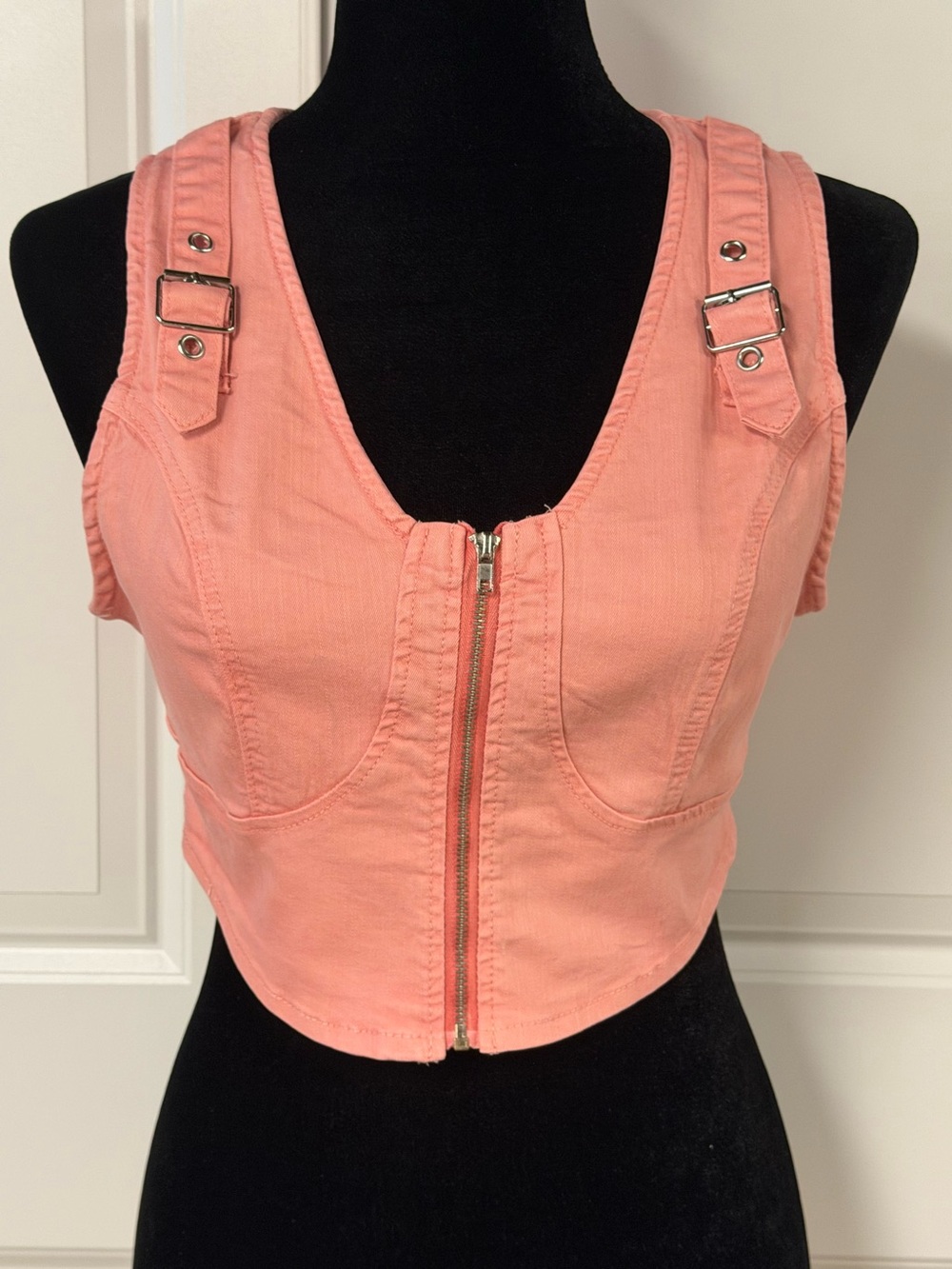 Fashion Nova Coral Pink Zip-Front Crop Top